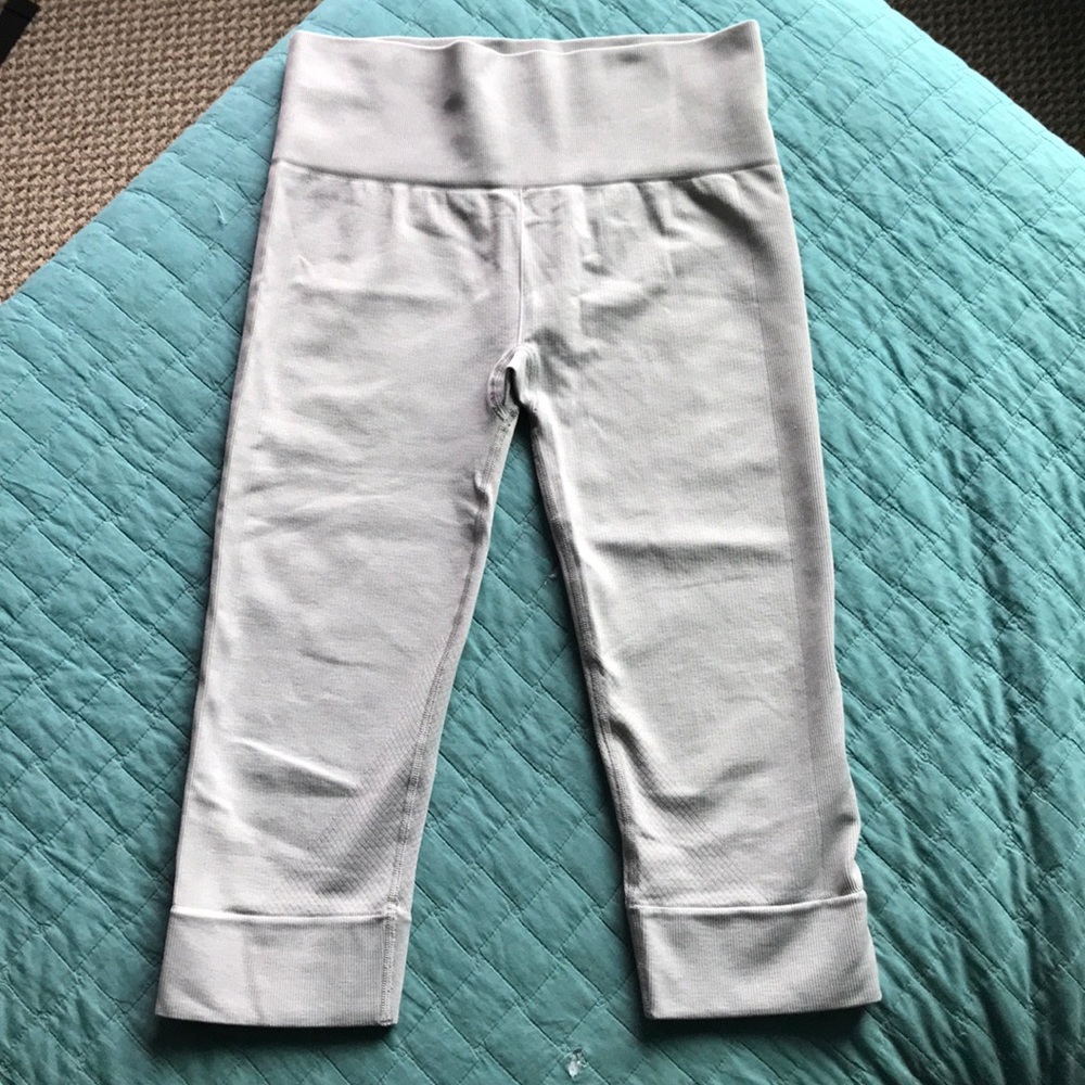 seamless lululemon crops